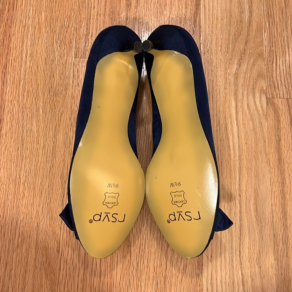 RSVP Navy Blue Satin Heels - Picture 6 of 6